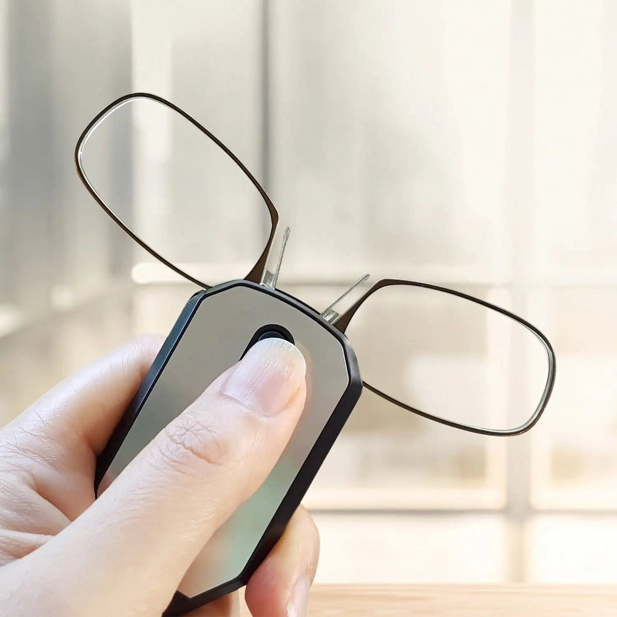 ClarityKey™ — Vision Cristalline Instantanée Qui Se Glisse Directement Sur Vos Clés
