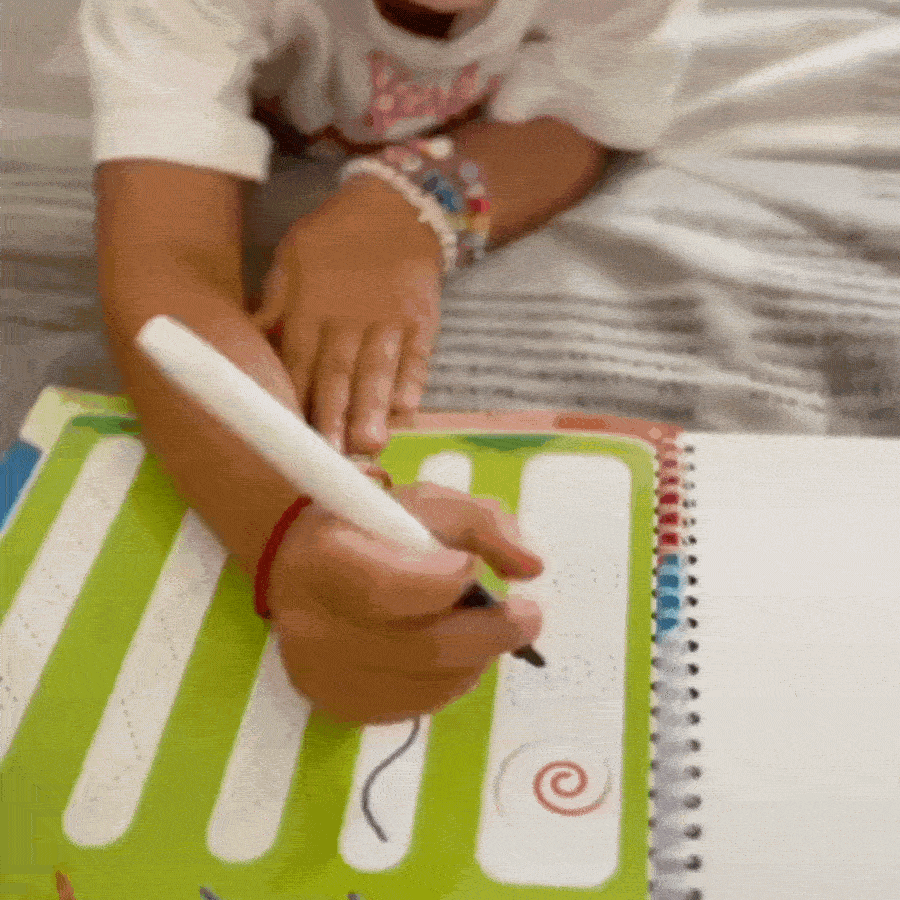 ColorWrite™ — Éveillez la Confiance et la Créativité à Chaque Trait Joyeux