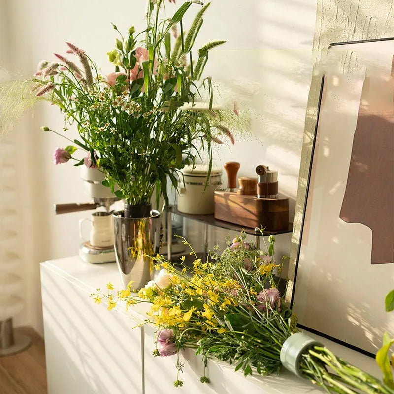 BloomVault™ — Élégance sans Effort Qui Garde Vos Fleurs Fraîches et Impeccables Toute la Journée