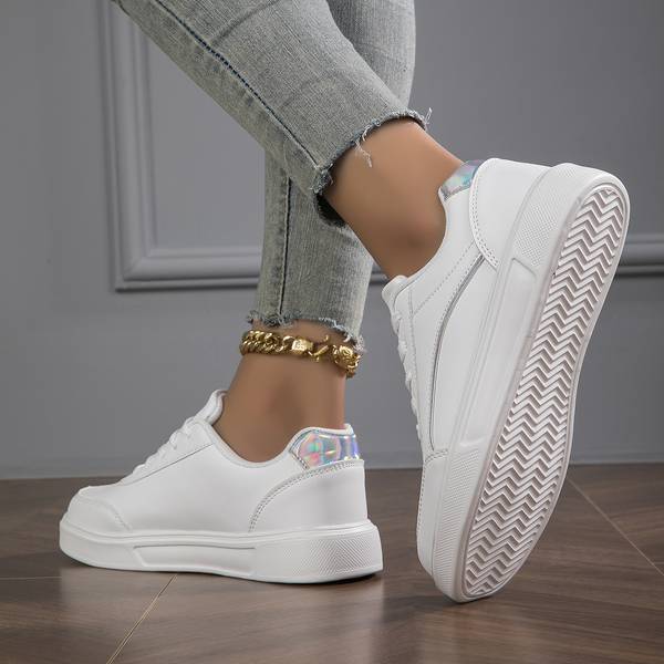 Baskets Blanches pour Femmes avec Accents Métalliques