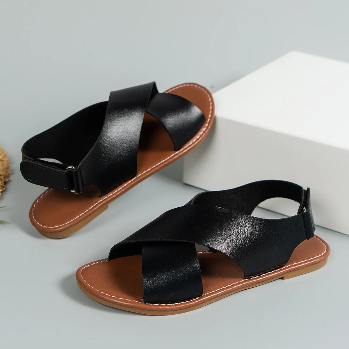 Sandales à Boucle pour Femmes avec Semelle Plate