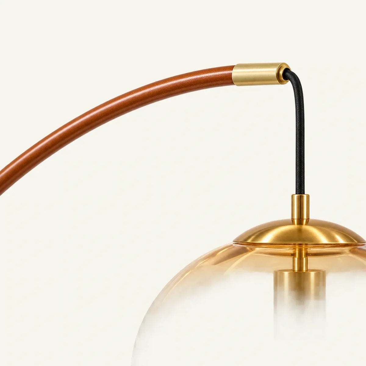 Lampe sur Pied en Verre Moderne – Éclairage de Design Élégant avec Abat-jour en Verre