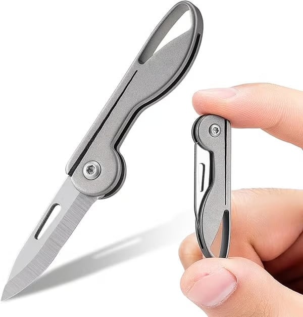 Mini Couteau de Poche Pliant en Alliage de Titane