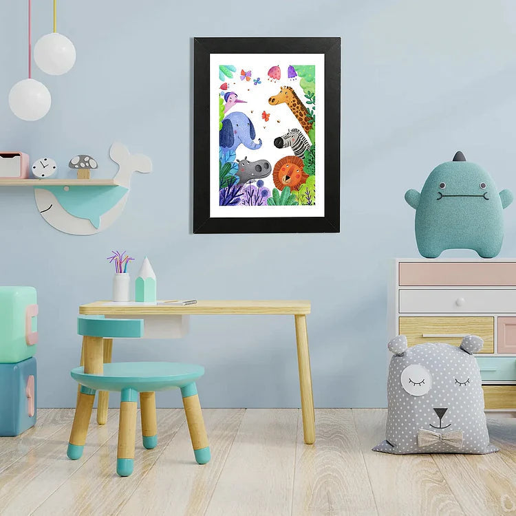 ArtistryNest™ — Célébrez Chaque Dessin avec Fierté et Sans Encombre