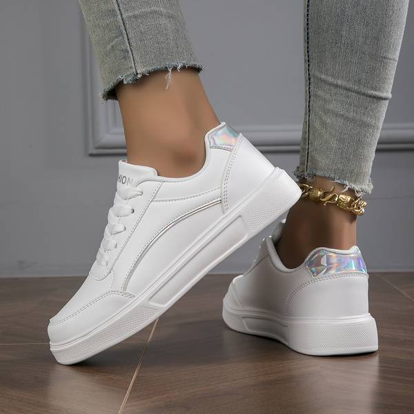 Baskets Blanches pour Femmes avec Accents Métalliques
