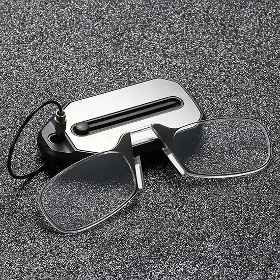 ClarityKey™ — Vision Cristalline Instantanée Qui Se Glisse Directement Sur Vos Clés