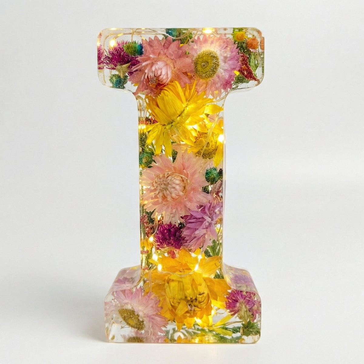Florenza – Lettre lumineuse en résine florale personnalisée