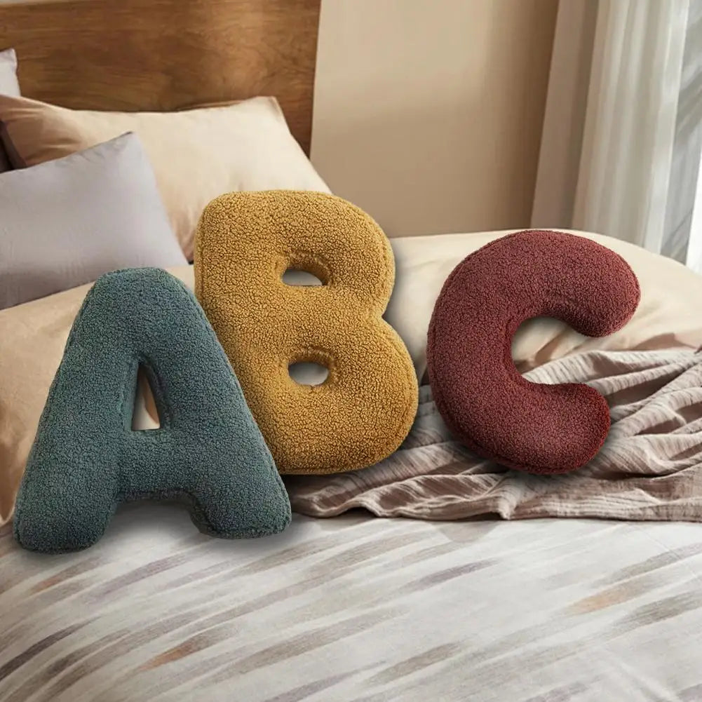 Coussin Décoratif Alphabet en Velours pour un Décor de Maison Élégant
