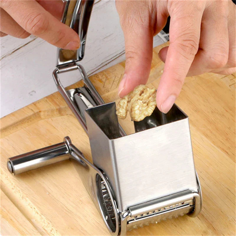 Râpe à fromage manuelle pour une utilisation facile en cuisine et sur table