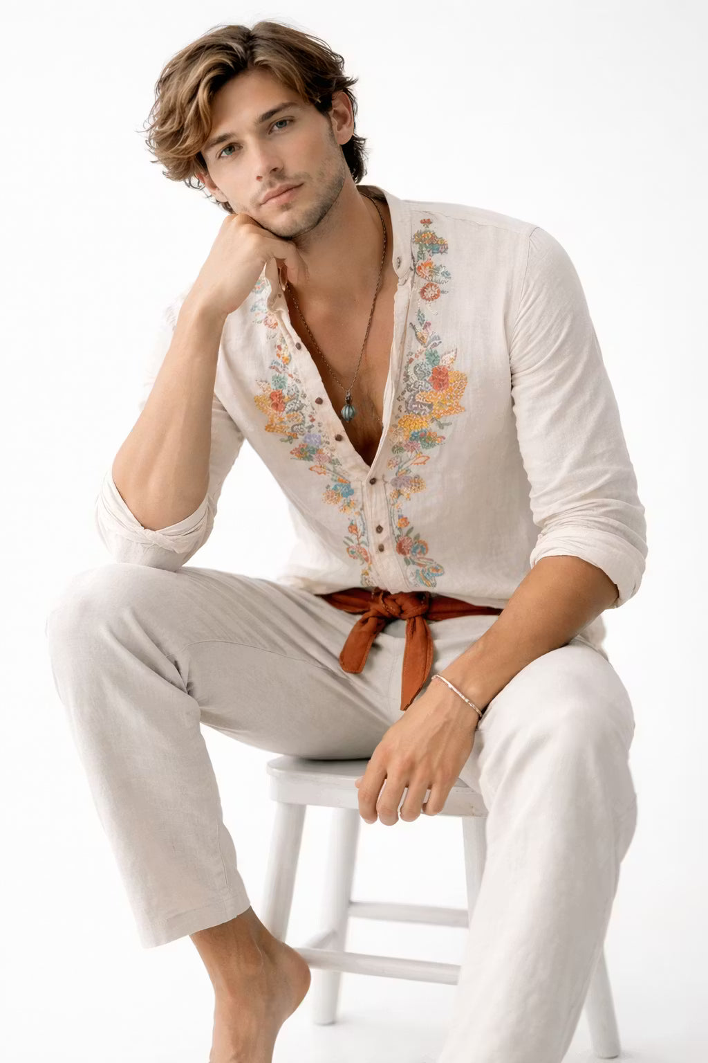 Chemise brodée florale à coupe décontractée pour hommes