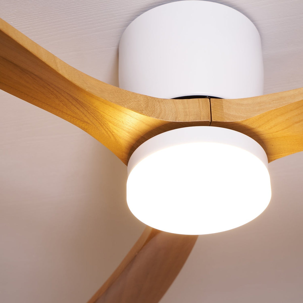 Ventilateur de Plafond en Bois Nordique avec Télécommande LED