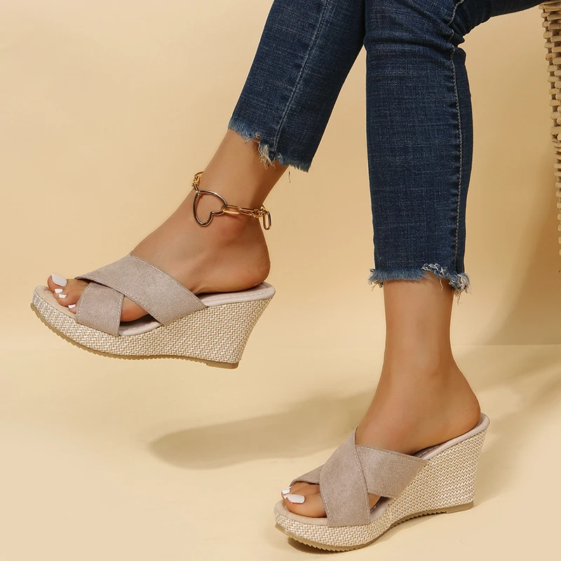 Sandales de confort orthopédique pour femmes avec talon compensé