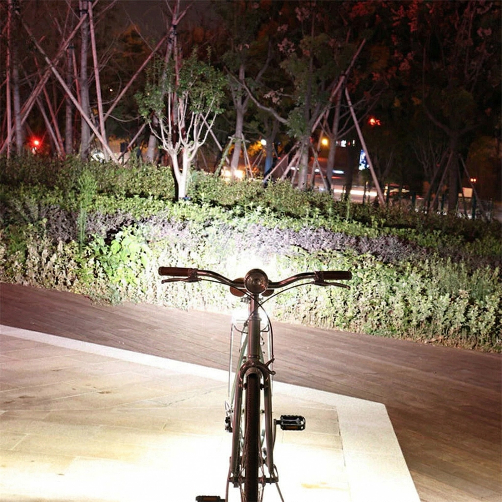 Lampe de Vélo Rechargeable USB à Faisceau 180°