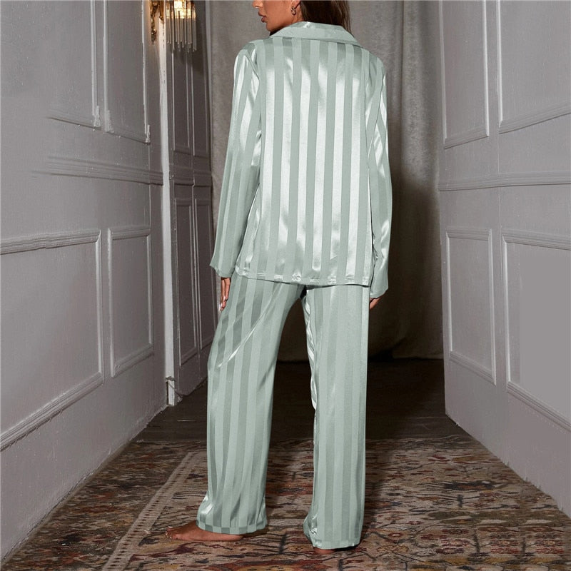 Ensemble de Pyjama en Satin Luxueux pour Femmes | Vêtements de Nuit Élégants