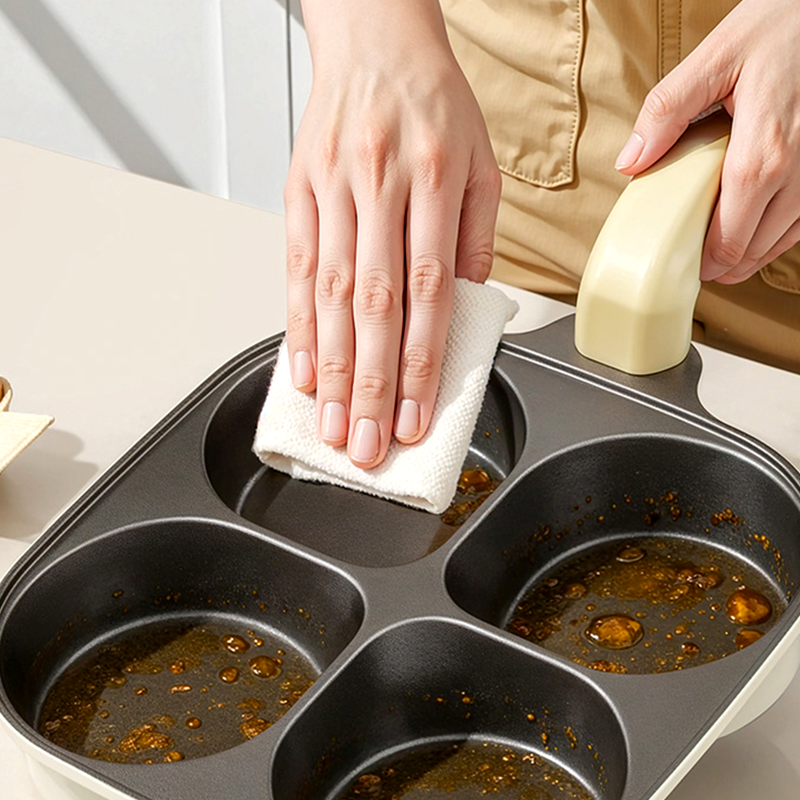 Poêle à omelette 4 tasses avec revêtement antiadhésif – Cuisson de quatre œufs en même temps