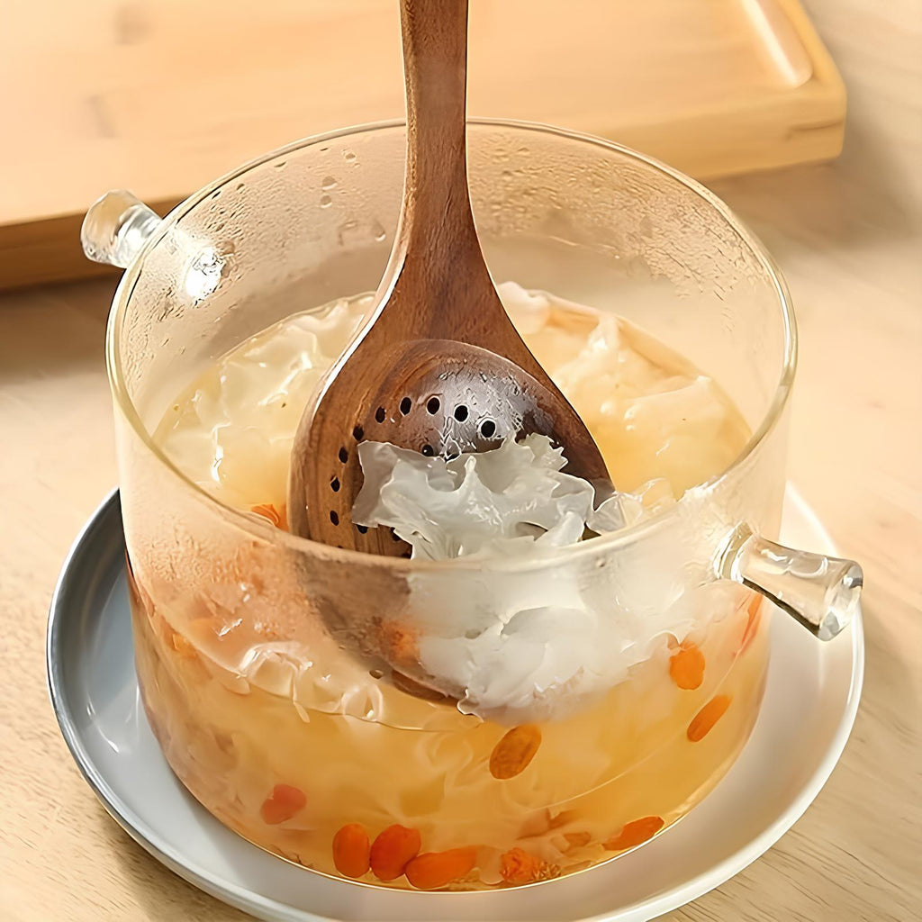 Ensemble d'ustensiles de cuisine en bois naturel