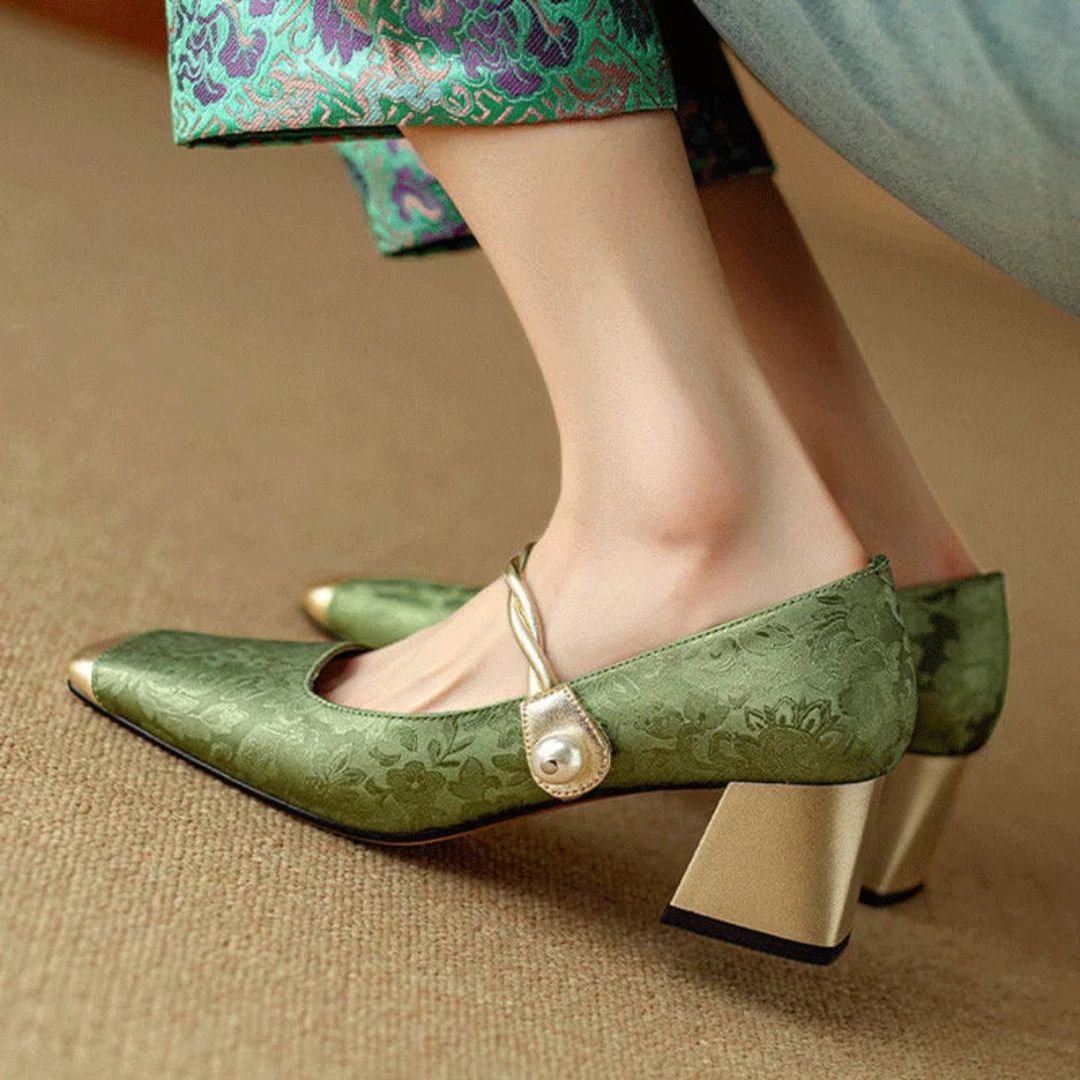 Talons à bride en perles élégants pour femmes avec embout en or